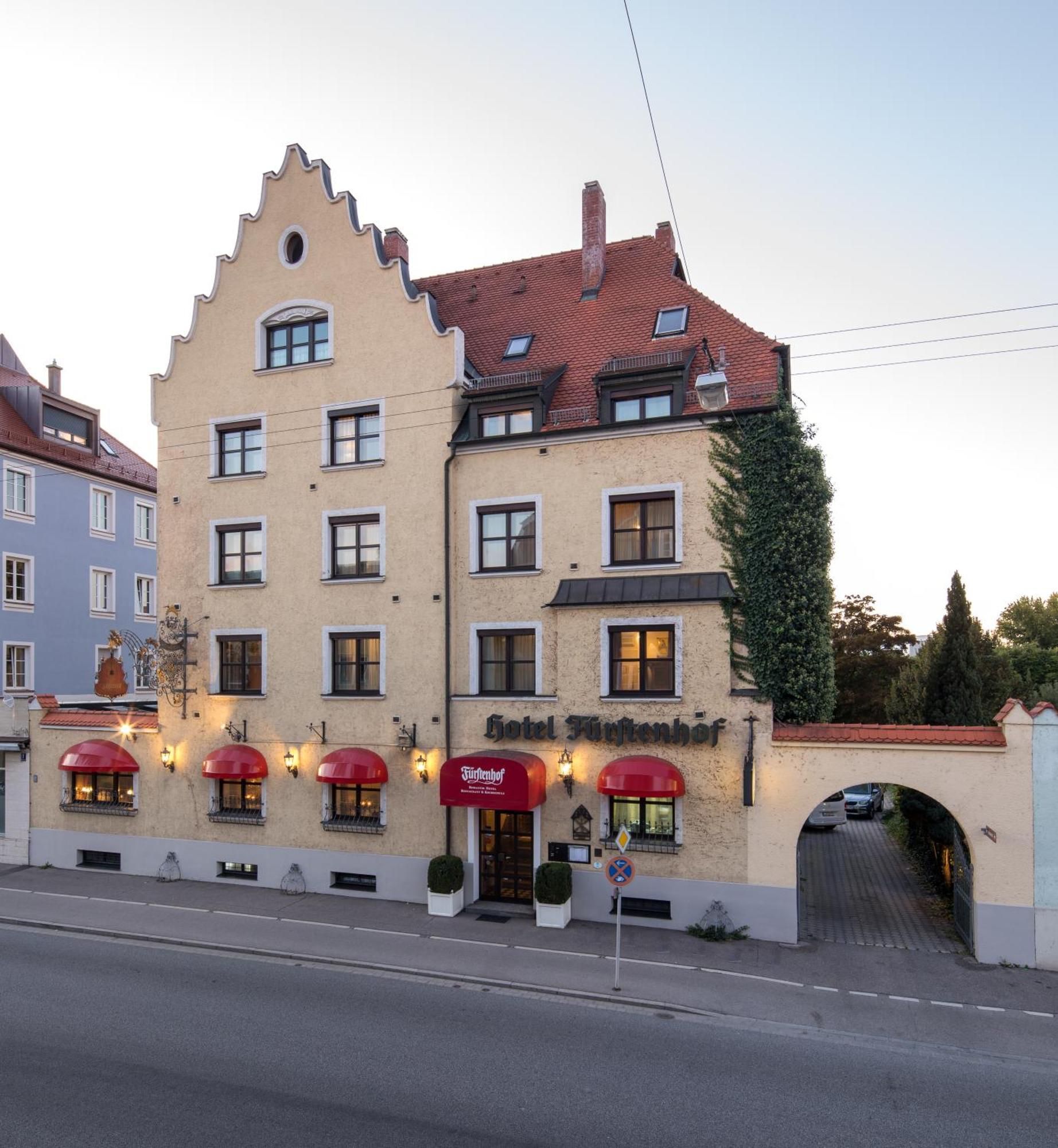 Romantik Hotel Fuerstenhof Landshut Exterior foto